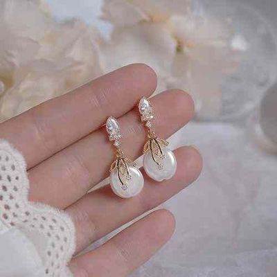 Elegant Female Pearl Earrings